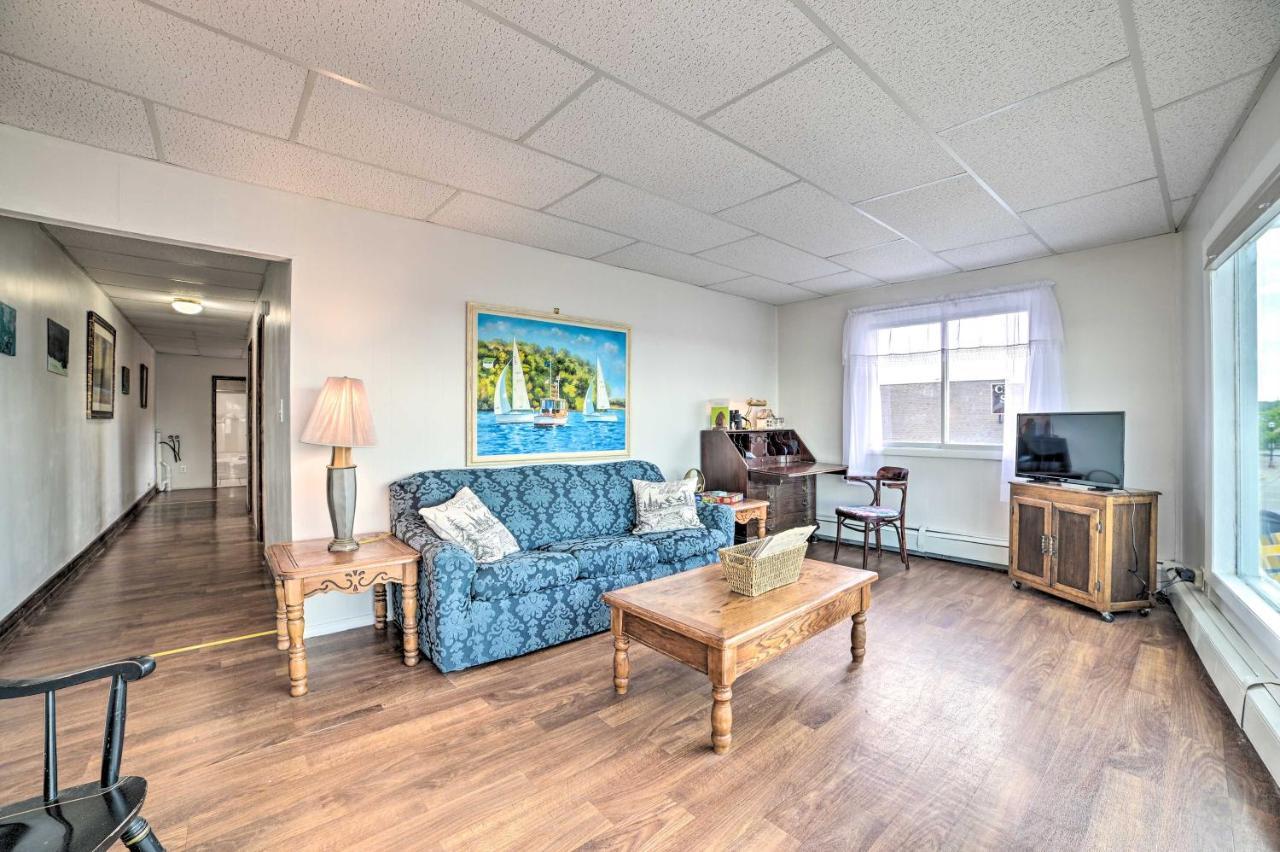 Walkable St Ignace Condo With Lake Huron Views Saint Ignace Buitenkant foto