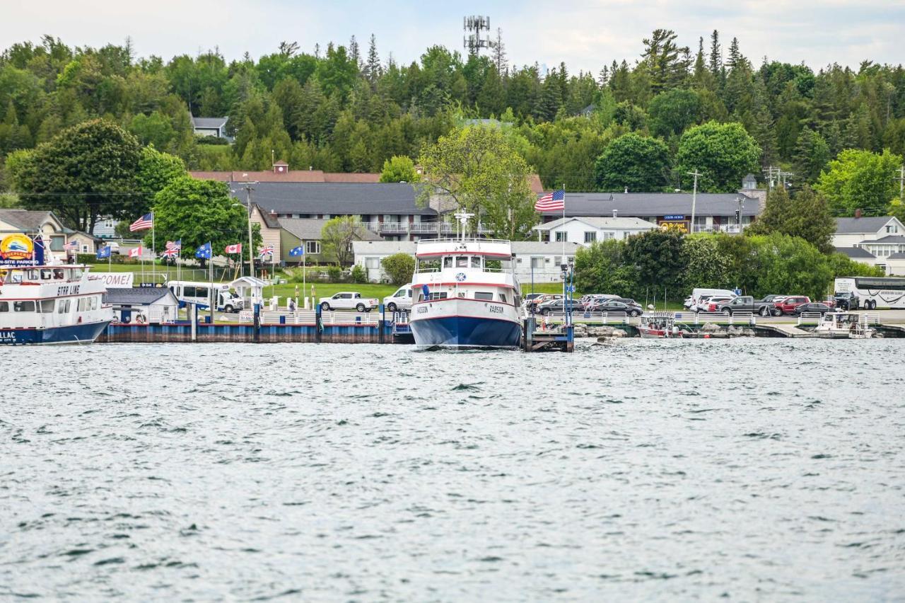 Walkable St Ignace Condo With Lake Huron Views Saint Ignace Buitenkant foto